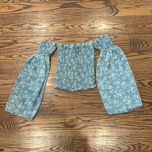 Long sleeve crop top